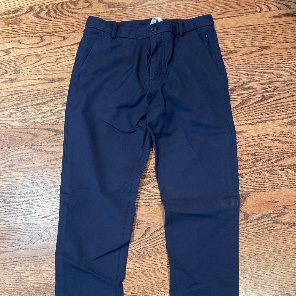 Men’s ABC lululemon pant. Size 32 Gently used. Navy